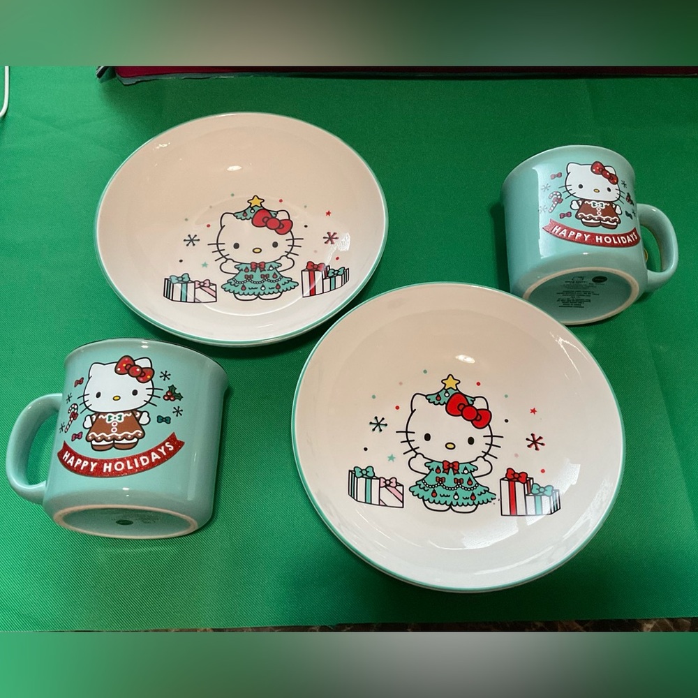 Hello Kitty Christmas Bowl Set for 2